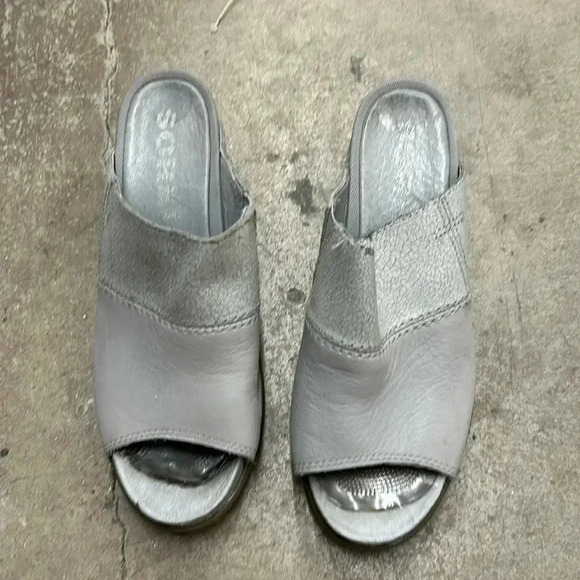 Sorel  wedge slides - Picture 1 of 6